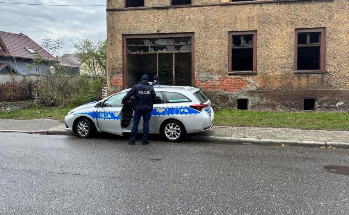 Raciborscy dzielnicowi kontrolują miejsca przebywania bezdomnych - Serwis informacyjny z Raciborza - naszraciborz.pl