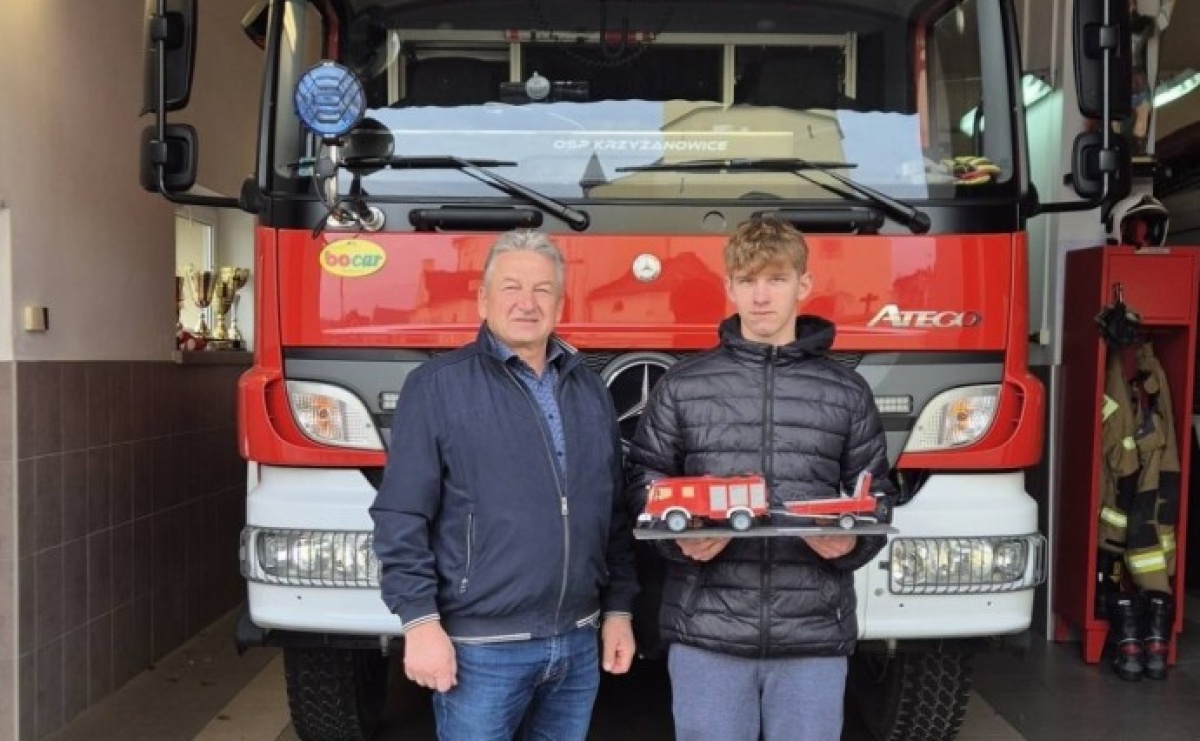 Pasja i precyzja w jednym dziele. Mieszkaniec Krzyżanowic stworzył model wozu bojowego miejscowej jednostki OSP - Serwis informacyjny z Raciborza - naszraciborz.pl