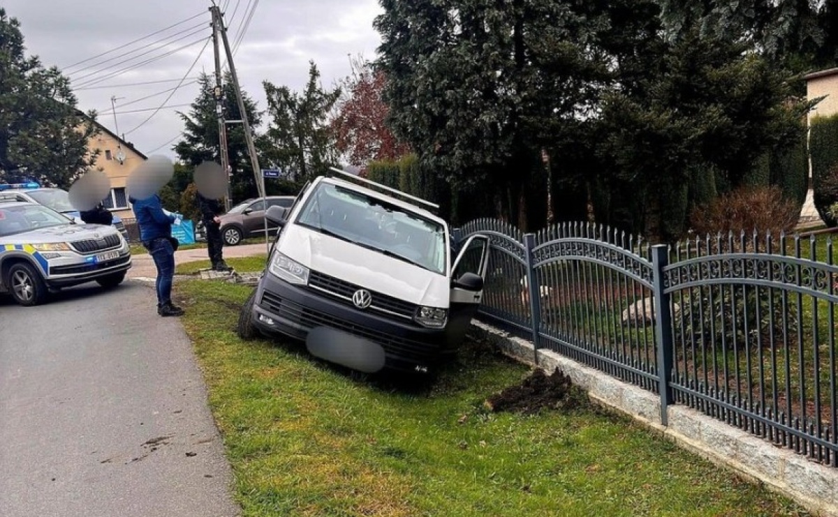 Dwaj Czesi pod wpływem narkotyków uciekali kradzionym busem [KOMUNIKAT POLICJI] - Serwis informacyjny z Raciborza - naszraciborz.pl