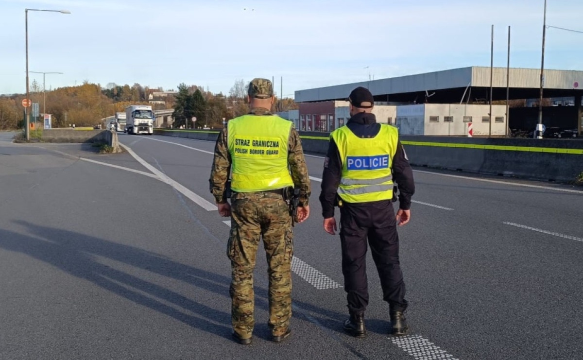 Wspólne polsko-czeskie patrole na terenie Czech - Serwis informacyjny z Raciborza - naszraciborz.pl