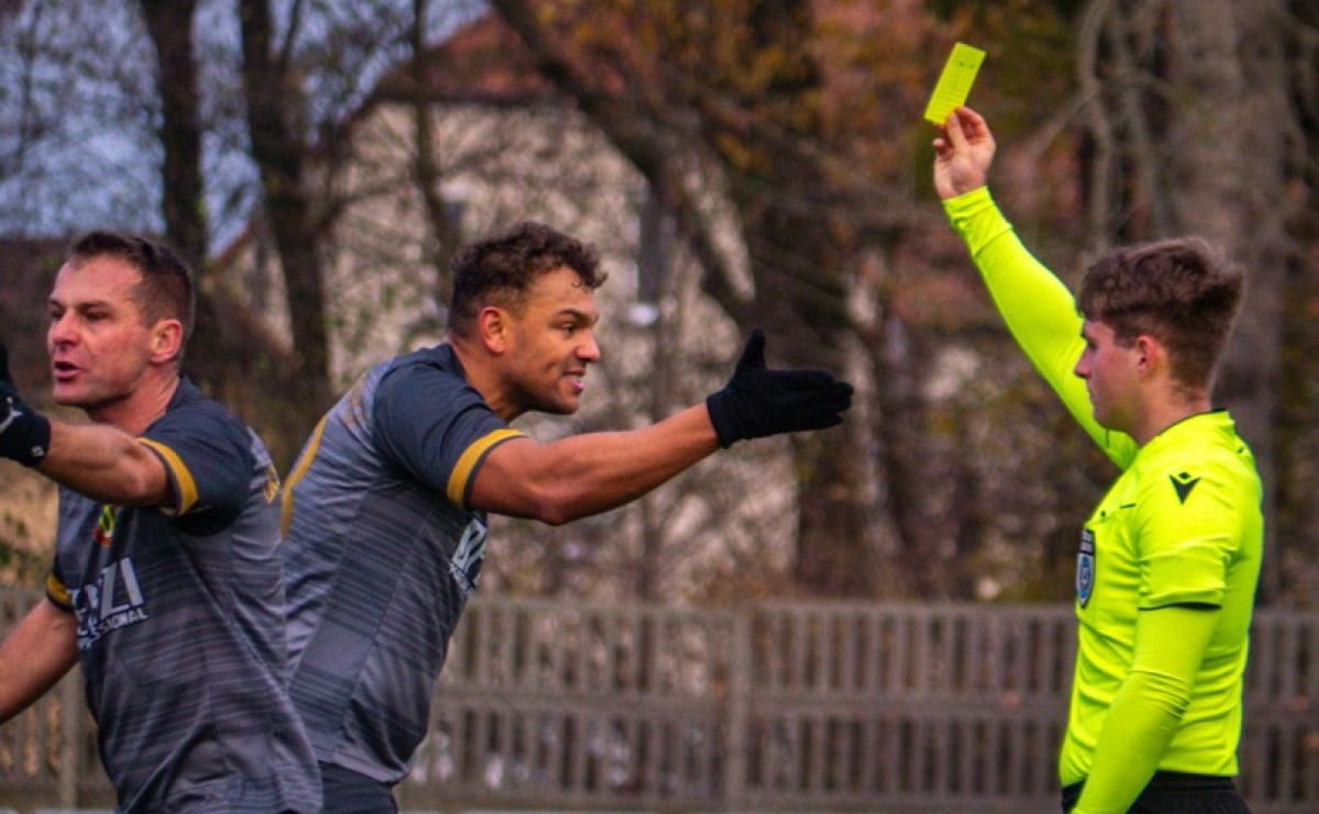 Remisowa batalia w Nędzy. Sześć bramek i kontrowersje na finiszu [FOTO] - Serwis informacyjny z Raciborza - naszraciborz.pl