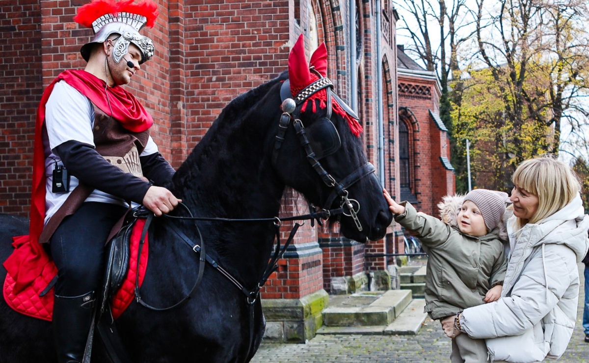 Święty Marcin gościł u świętego Mikołaja na Starej Wsi [FOTO] - Serwis informacyjny z Raciborza - naszraciborz.pl