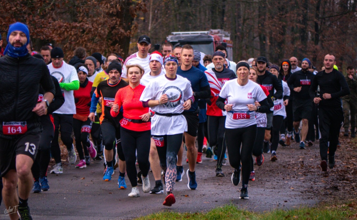 Bieg Niepodległości w Kuźni Raciborskiej po raz kolejny połączył sport i pamięć - Serwis informacyjny z Raciborza - naszraciborz.pl