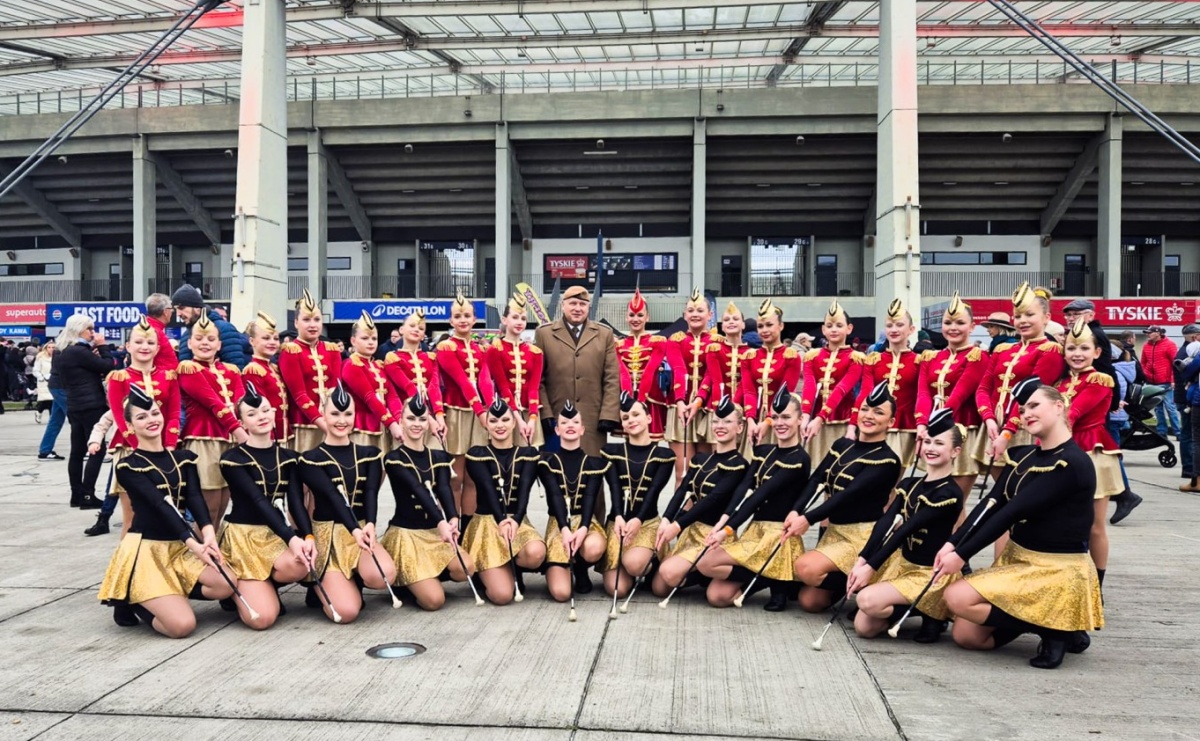 Mażoretki Zara 11 XI na Stadionie Śląskim [FOTO i WIDEO] - Serwis informacyjny z Raciborza - naszraciborz.pl