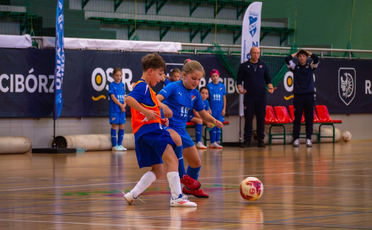 Turniejowe zmagania w hali przy Łąkowej. Unia Turza Śląska najlepsza  [FOTO] - Serwis informacyjny z Raciborza - naszraciborz.pl