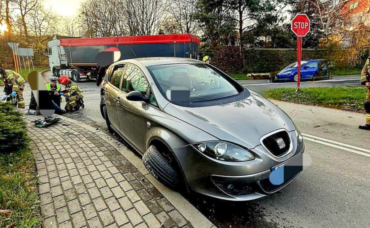 Kolizja na skrzyżowaniu Spółdzielczej i Gamowskiej w Pawłowie - Serwis informacyjny z Raciborza - naszraciborz.pl