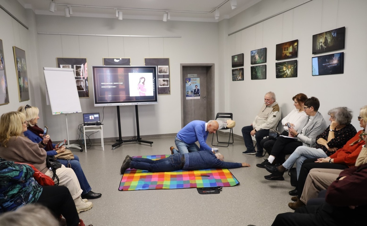 Praktyczne warsztaty z pierwszej pomocy w raciborskiej bibliotece - Serwis informacyjny z Raciborza - naszraciborz.pl