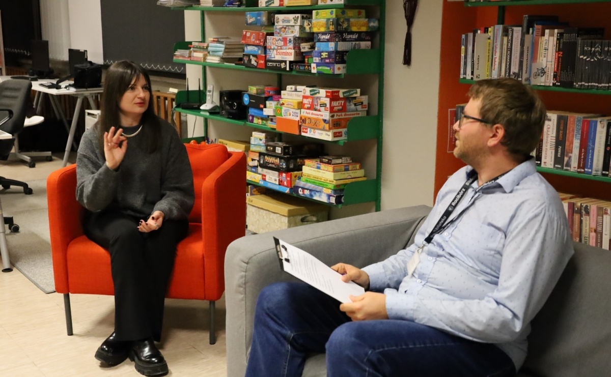 Klaudia Muniak spotkała się z czytelnikami przy Żorskiej - Serwis informacyjny z Raciborza - naszraciborz.pl