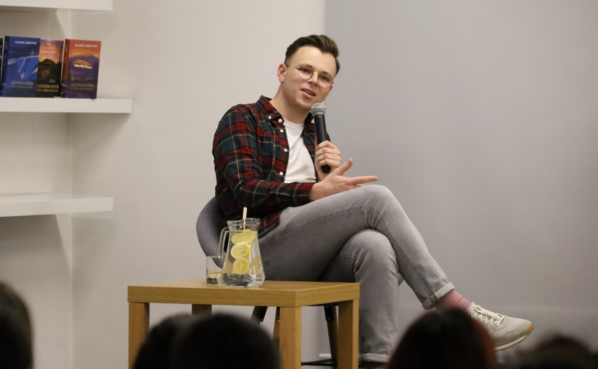 Zagubiony w Karkonoszach – odnaleziony w Raciborzu! Sławek Gortych w bibliotece - Serwis informacyjny z Raciborza - naszraciborz.pl