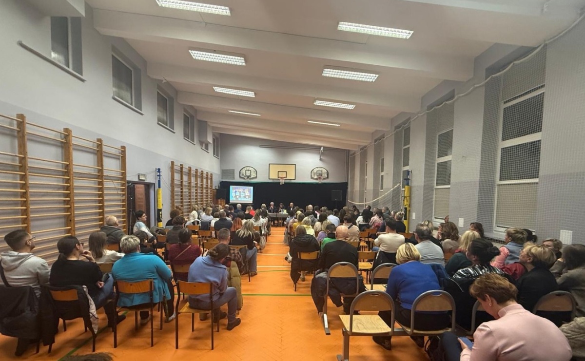 Prezydent usłyszał sprzeciw wobec planów likwidacji SP 13, ale też propozycję kompromisu. Gorące spotkanie z rodzicami i nauczycielami - Serwis informacyjny z Raciborza - naszraciborz.pl