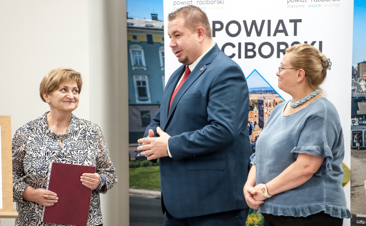 Bajkowy Zamek 2025. Dwa grudniowe weekendy pełne atrakcji na dziedzińcu - Serwis informacyjny z Raciborza - naszraciborz.pl