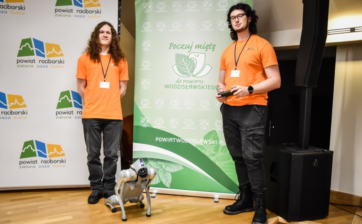 Konferencja trzech powiatów na Zamku Piastowskim. Rozmowa o przyszłości kształcenia zawodowego - Serwis informacyjny z Raciborza - naszraciborz.pl