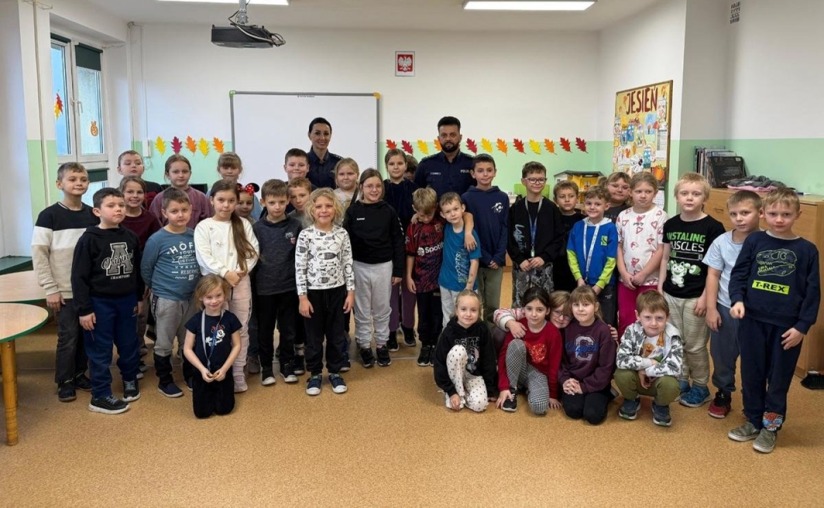 Policyjna akcja w placówce oświatowej na Płoni - Serwis informacyjny z Raciborza - naszraciborz.pl