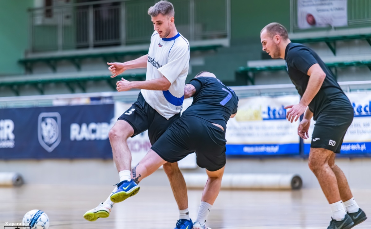 Pogrom i dwa wyrównane starcia. Wystartował kolejny sezon HLPN [FOTO] - Serwis informacyjny z Raciborza - naszraciborz.pl