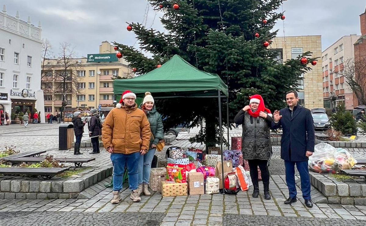 Podaj Prezent po raz dziesiąty na raciborskim rynku - Serwis informacyjny z Raciborza - naszraciborz.pl