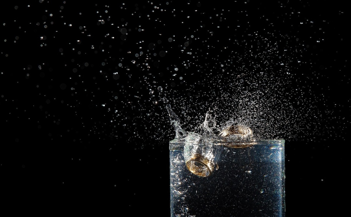 Opakowanie wody ma znaczenie. Dlaczego najlepsi sommelierzy nie uznają butelek PET? - Serwis informacyjny z Raciborza - naszraciborz.pl