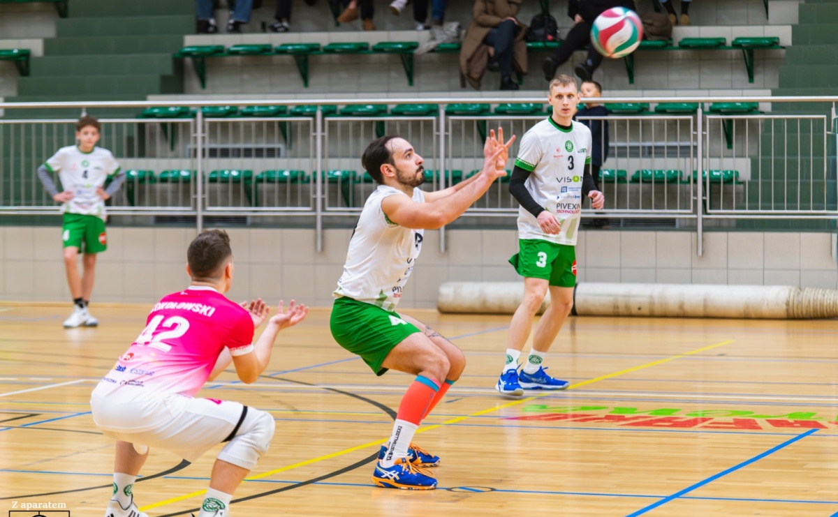 Siatkarski dreszczowiec w Raciborzu. Pierwsza faza sezonu zakończona awansem do najlepszej ósemki [FOTO i WIDEO] - Serwis informacyjny z Raciborza - naszraciborz.pl