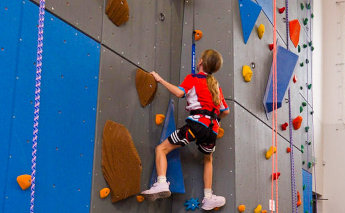 Nowoczesna ścianka wspinaczkowa otwarta w Kornowacu - Serwis informacyjny z Raciborza - naszraciborz.pl