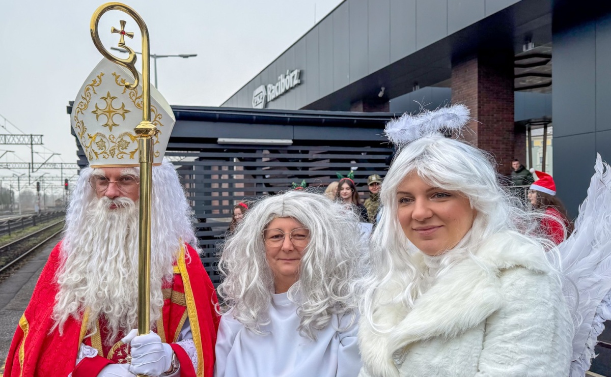 Pociąg Świątecznych Marzeń Kolei Śląskich zawitał do Raciborza - Serwis informacyjny z Raciborza - naszraciborz.pl