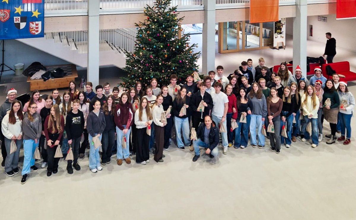 Polsko-niemiecka wymiana młodzieży w świątecznej atmosferze – uczniowie SP18 z wizytą w Roth - Serwis informacyjny z Raciborza - naszraciborz.pl
