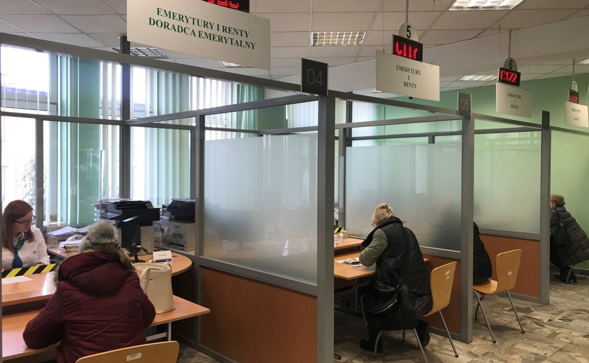 Wciąż można składać wnioski o rentę wdowią, uprawnieni zyskują średnio 350 zł - Serwis informacyjny z Raciborza - naszraciborz.pl