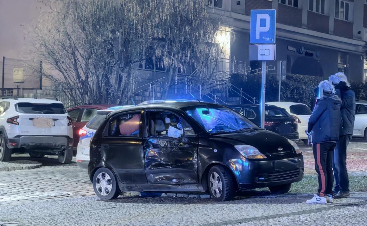 Kolizja na skrzyżowaniu Reymonta i Odrzańskiej - Serwis informacyjny z Raciborza - naszraciborz.pl