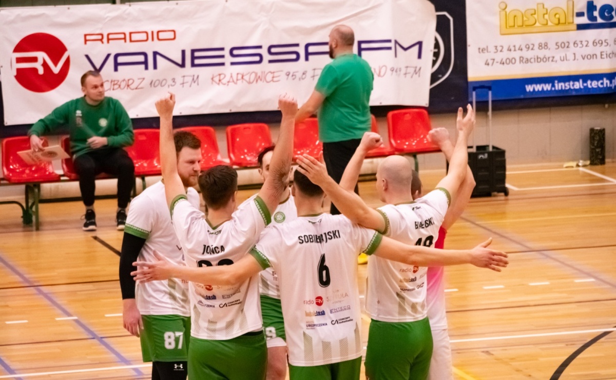 Pięciosetowy thriller w hali przy Łąkowej. KS Racibórz zakończył rok zwycięstwem [FOTO] - Serwis informacyjny z Raciborza - naszraciborz.pl