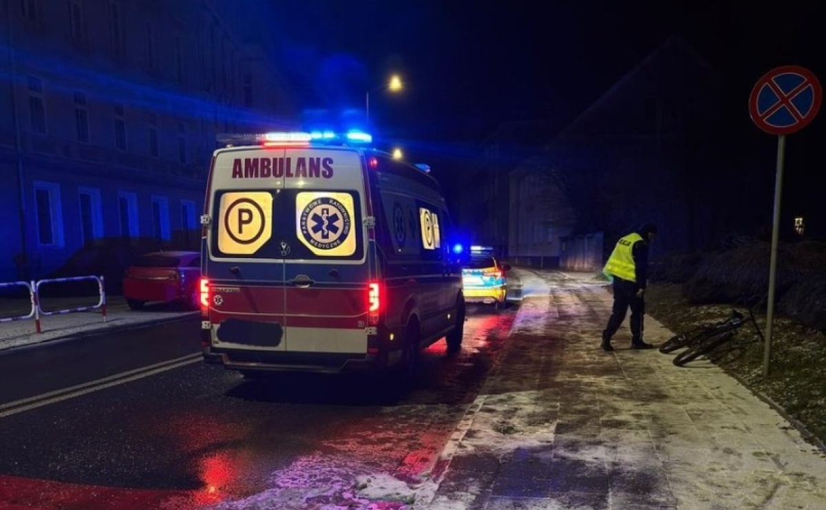 Pijany rowerzysta wjechał pod karetkę w Raciborzu - Serwis informacyjny z Raciborza - naszraciborz.pl