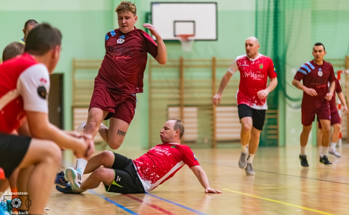 Futsalowe dreszczowce w hali przy Łąkowej [FOTO] - Serwis informacyjny z Raciborza - naszraciborz.pl