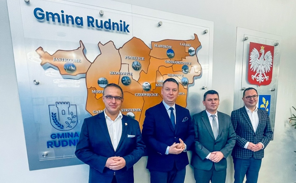 Wizyta wiceministra kultury w Gminie Rudnik. Rewitalizacja zespołu pałacowo-parkowego w Sławikowie - Serwis informacyjny z Raciborza - naszraciborz.pl