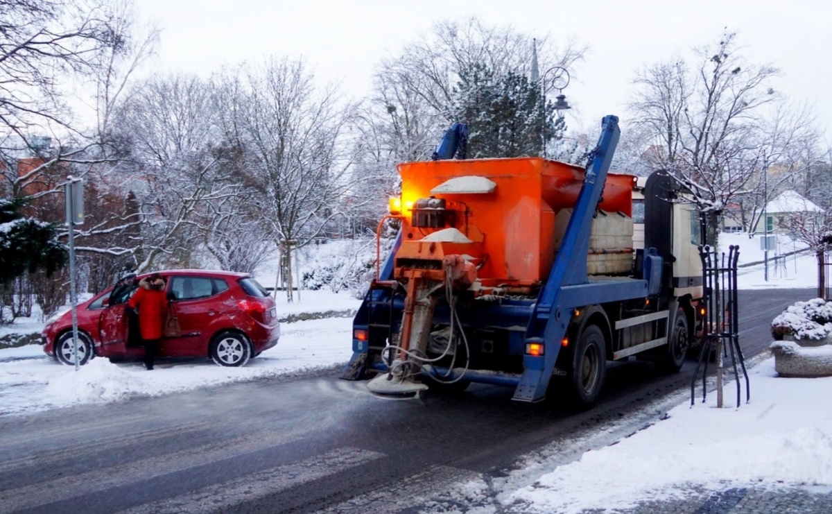 Zawieje i zamiecie śnieżne w woj. śląskim – alert meteorologiczny - Serwis informacyjny z Raciborza - naszraciborz.pl