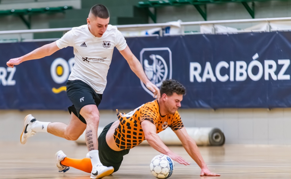 Futsal: Niedzielny maraton w HLPN [FOTO] - Serwis informacyjny z Raciborza - naszraciborz.pl