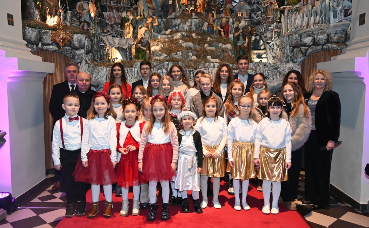 Koncert Laureatów  XXI Przeglądu Kolęd i Pastorałek Święta z Kolędą – Weihnachten mit Weihnachtsliedern w Tworkowie - Serwis informacyjny z Raciborza - naszraciborz.pl