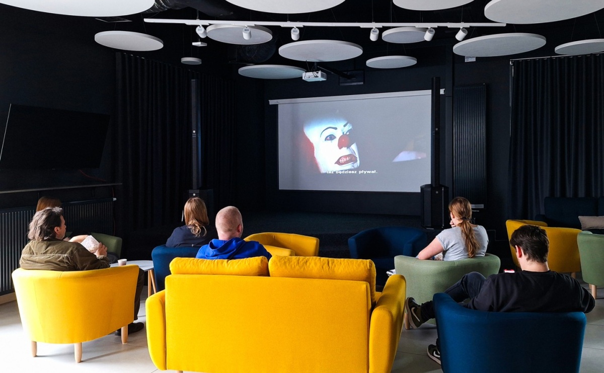 Dobry film i popcorn. Dołącz do Bibliotecznego Klubu Filmowego na Stacji Młodych - Serwis informacyjny z Raciborza - naszraciborz.pl