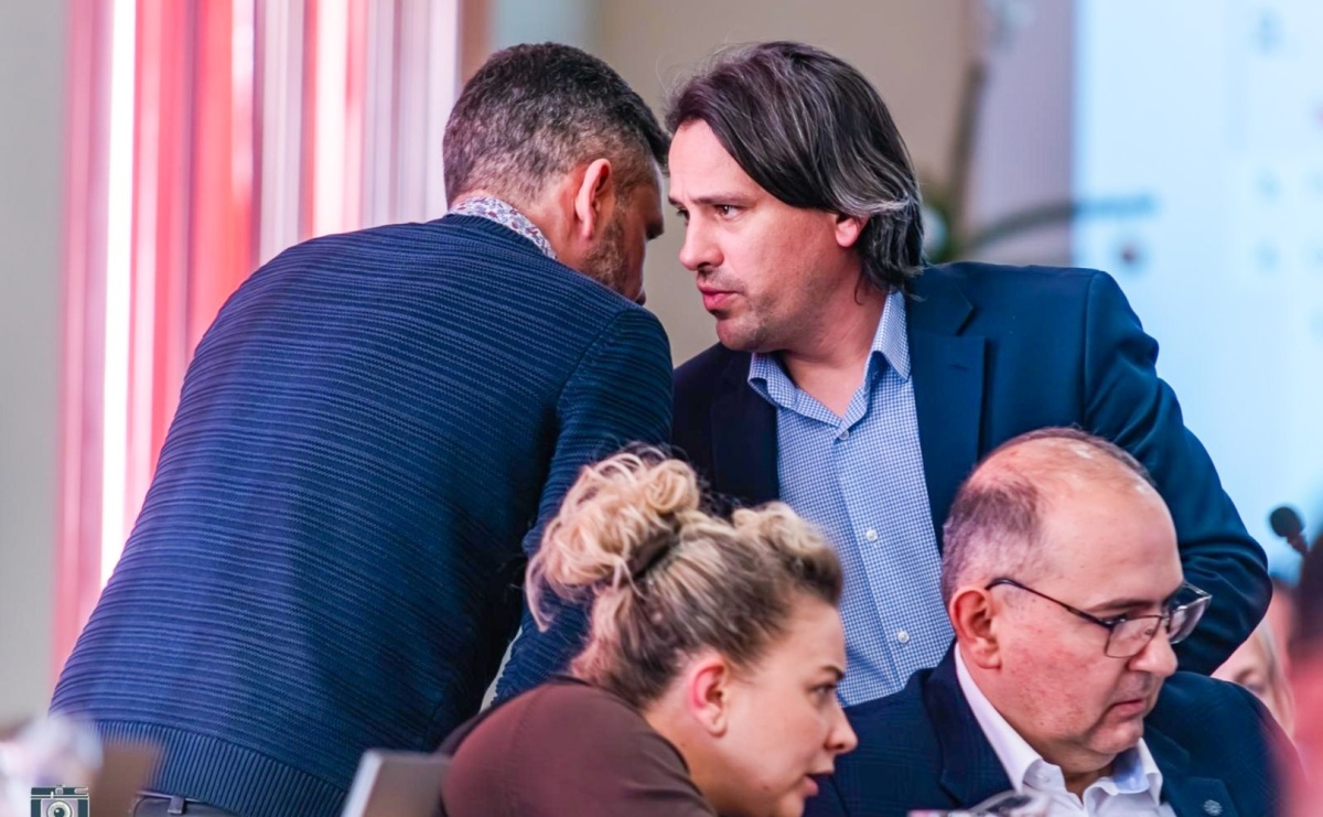 Burzliwa debata o reformie raciborskiej oświaty: nauczyciele, rodzice, władze i radni w ostrym starciu - Serwis informacyjny z Raciborza - naszraciborz.pl