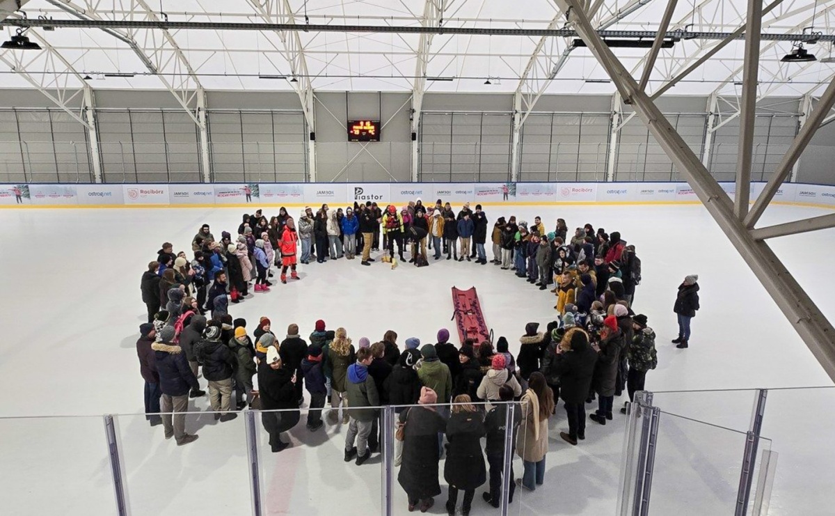 Bezpieczne szaleństwo na lodzie w Raciborzu - Serwis informacyjny z Raciborza - naszraciborz.pl