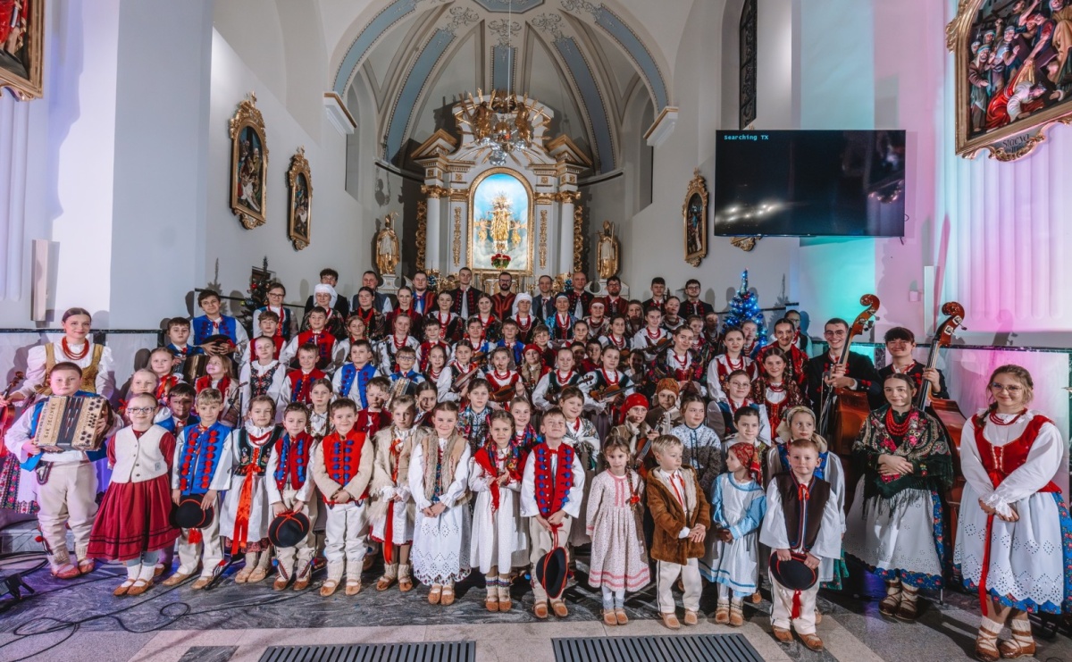Gminny Przegląd Kolęd w Pietrowicach Wielkich z góralami z Milówki - Serwis informacyjny z Raciborza - naszraciborz.pl