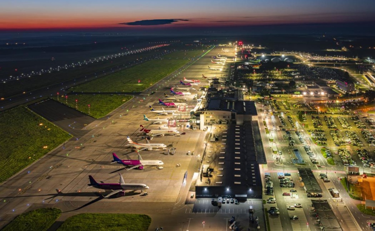 Lotnisko w Pyrzowicach z kolejnymi rekordami. Ujawniono plany na 2026 r. - Serwis informacyjny z Raciborza - naszraciborz.pl