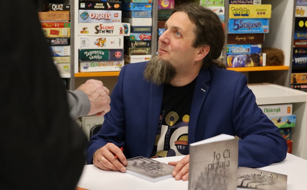 Niezwykła opowieść o losach śląskiej rodziny, czyli spotkanie z Łukaszem Schubertem w bibliotece - Serwis informacyjny z Raciborza - naszraciborz.pl