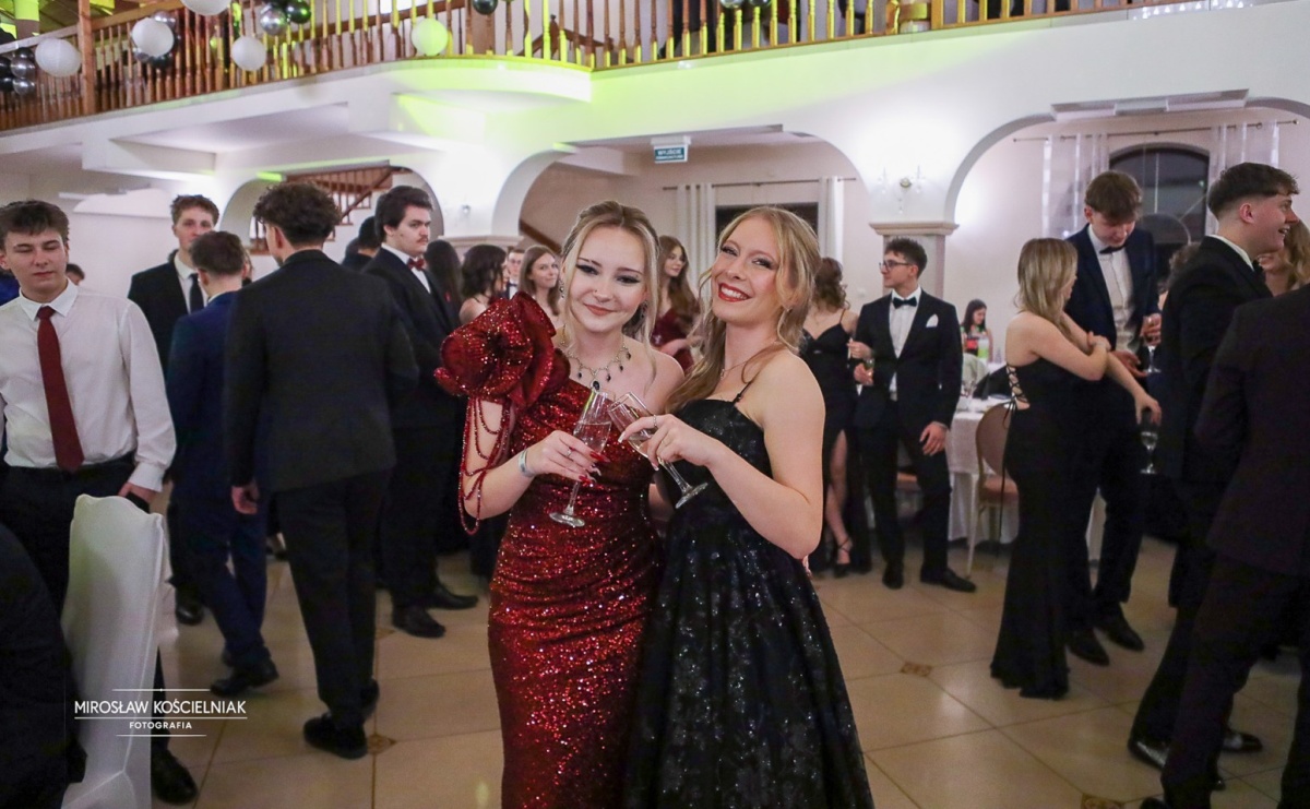 Studniówka II LO im. Adama Mickiewicza w Parku Leśnym w Rogowie [FOTO] - Serwis informacyjny z Raciborza - naszraciborz.pl