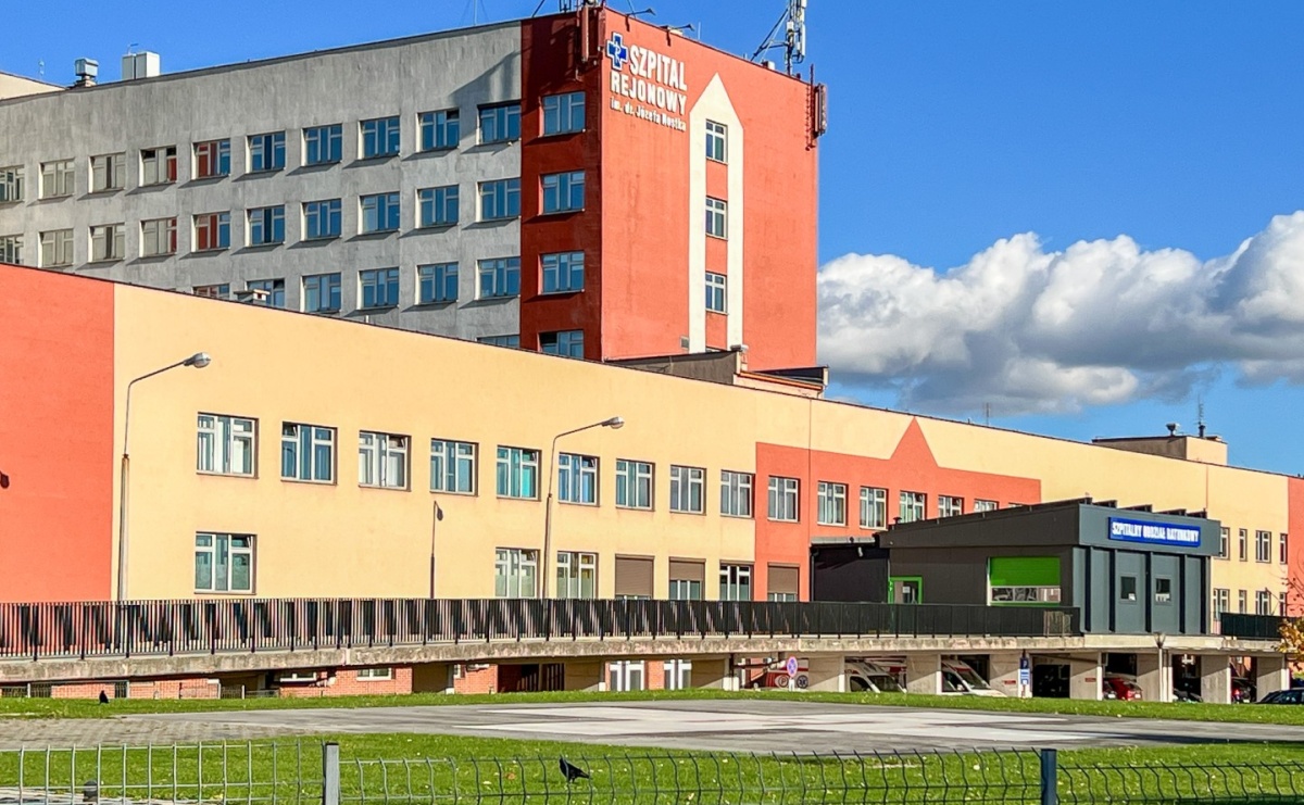 Kilka minut pod szpitalem, które wstrząsnęły Radą Powiatu. Spór o 150 zł kary - Serwis informacyjny z Raciborza - naszraciborz.pl