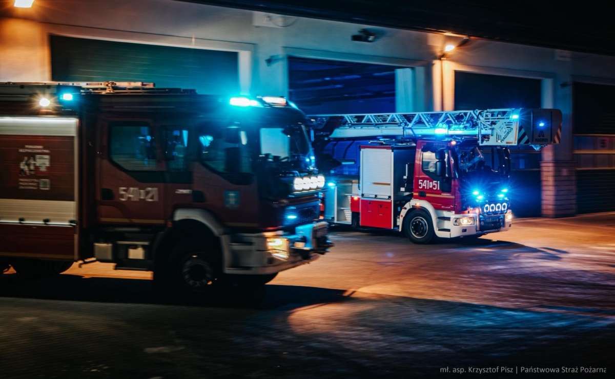 Tragiczny finał w Chałupkach i nocna walka o życie w Raciborzu. Seria interwencji służb w regionie - Serwis informacyjny z Raciborza - naszraciborz.pl