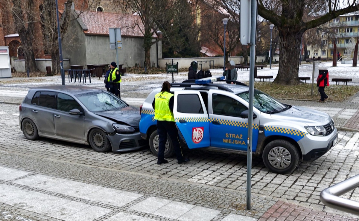 Kolizja na ul. Nowej w Raciborzu. 19-latek ukarany mandatem - Serwis informacyjny z Raciborza - naszraciborz.pl