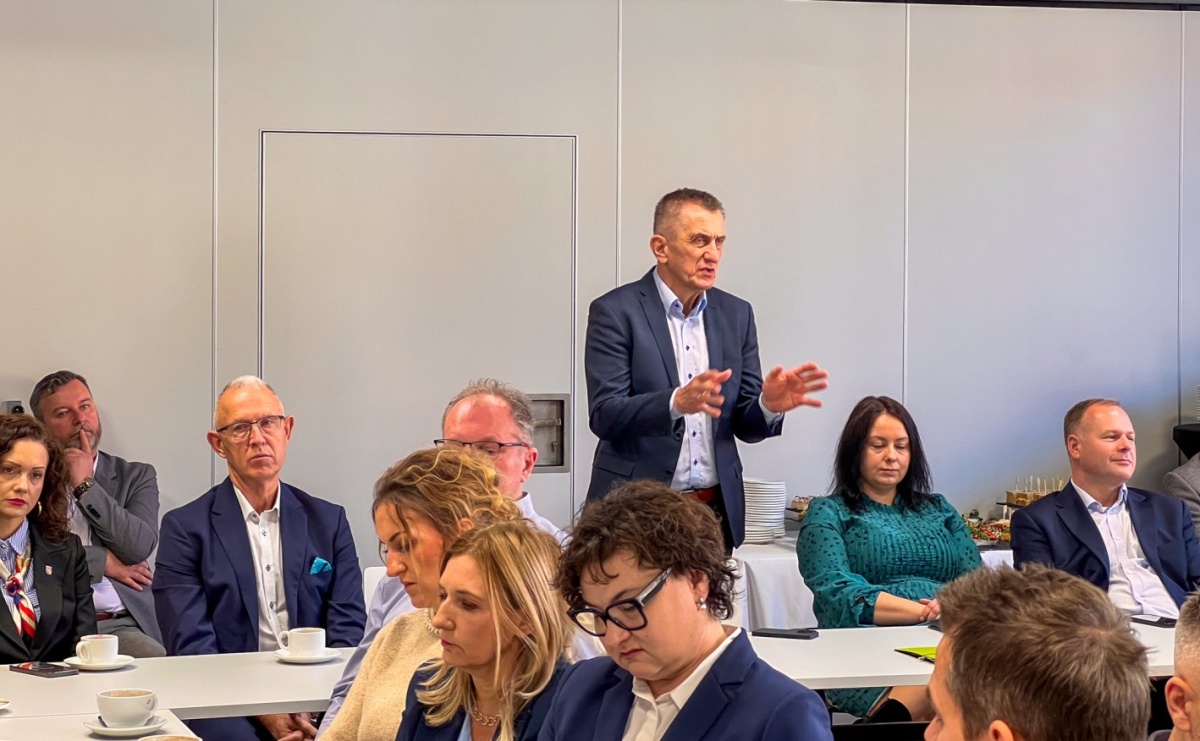 Śniadanie Biznesowe dla Przedsiębiorców w Raciborzu. Rozmowy o inwestycjach, kompetencjach i odporności biznesu - Serwis informacyjny z Raciborza - naszraciborz.pl