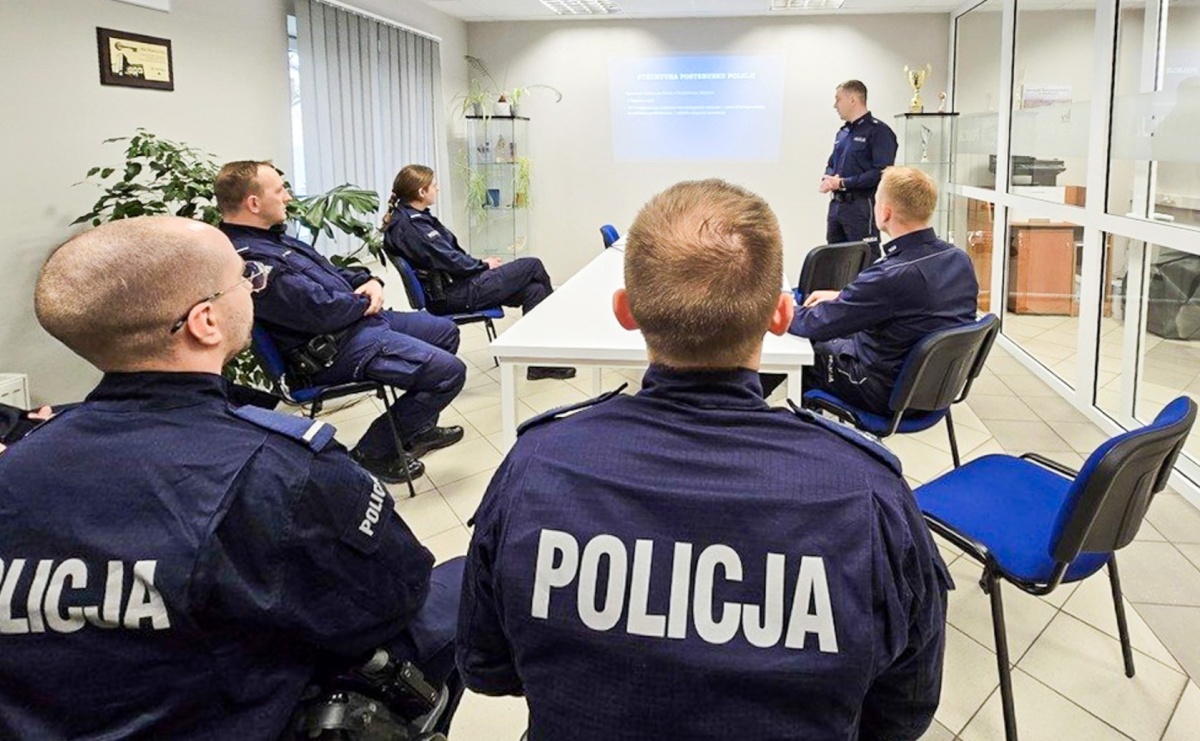 Odprawa roczna policjantów w Pietrowicach Wielkich - Serwis informacyjny z Raciborza - naszraciborz.pl