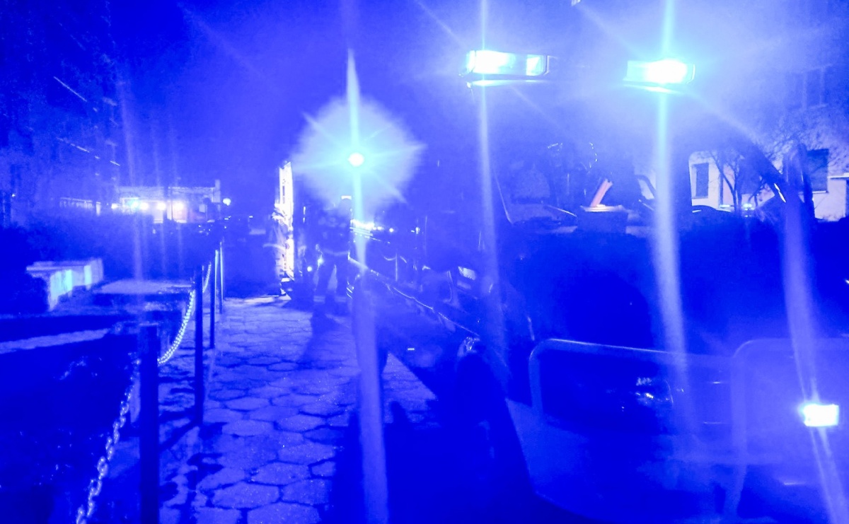 Nieprzytomne dziecko w Kuźni Raciborskiej – szybka reakcja strażaków i policji - Serwis informacyjny z Raciborza - naszraciborz.pl