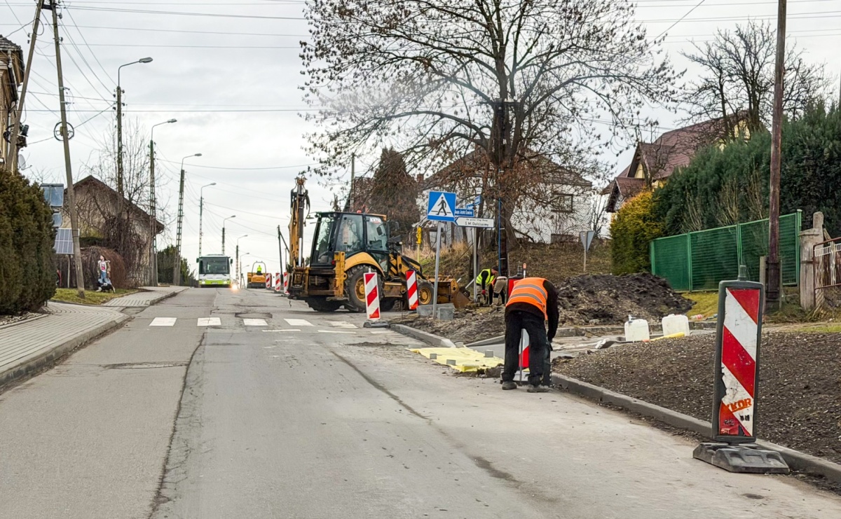 Ruszył remont ul. Pogrzebieńskiej w Raciborzu i ul. Brzezkiej w Pogrzebieniu - Serwis informacyjny z Raciborza - naszraciborz.pl