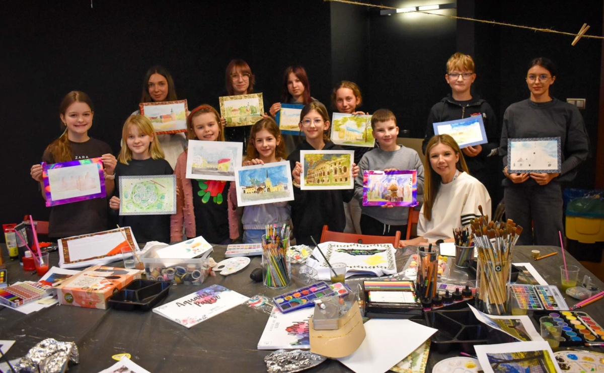 Art Camp na Zamku Piastowskim: Młodzi twórcy malują historię i przyszłość zabytków - Serwis informacyjny z Raciborza - naszraciborz.pl