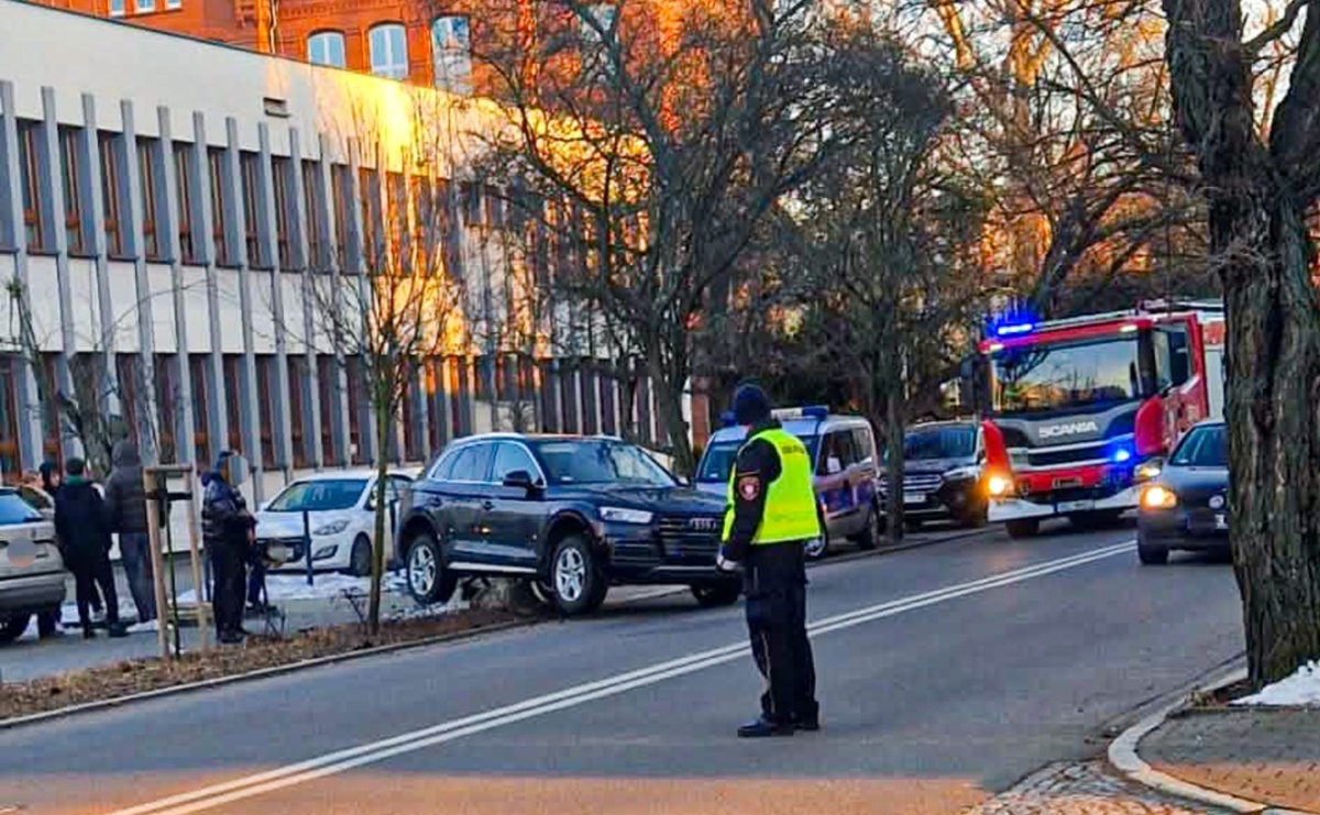 Pułapka na kierowców przy Ogrodowej. Interwencja służb i zmiany po wniosku radnego - Serwis informacyjny z Raciborza - naszraciborz.pl