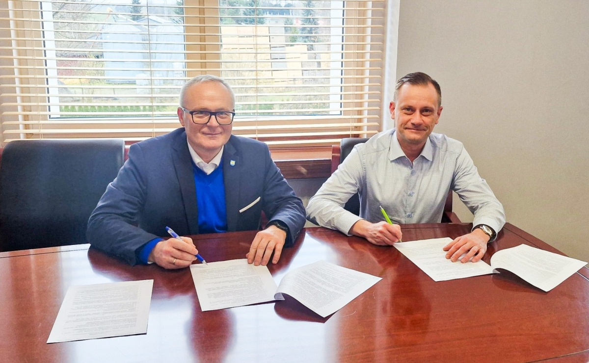 Nowe boisko wielofunkcyjne powstanie w Kornicach - podpisano umowę z wykonawcą - Serwis informacyjny z Raciborza - naszraciborz.pl